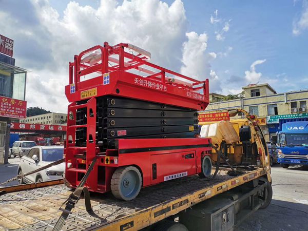 全自行走升降平臺發往湖南 全自行走升降平臺